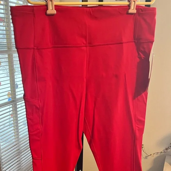 LULULEMON NWT AUTHENTIC FAST FREE WEIGHTLESS NULUX FABRIC RED LEGGINGS - Picture 1 of 16